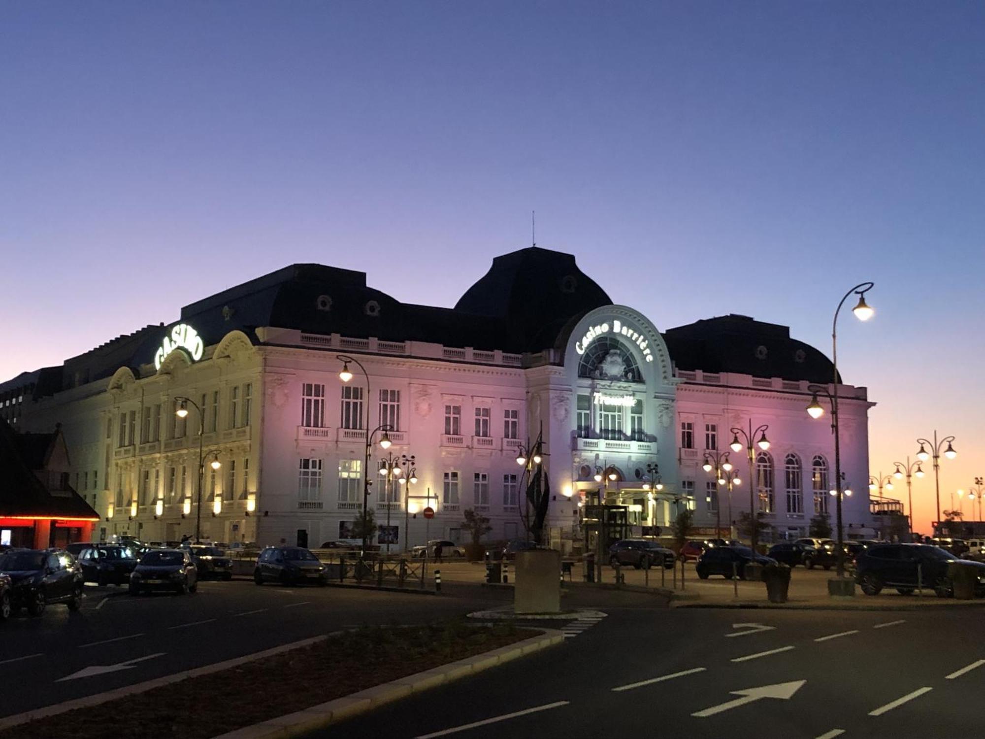 Charming Flat Middle Of Trouville, 150M From Beach Exterior photo